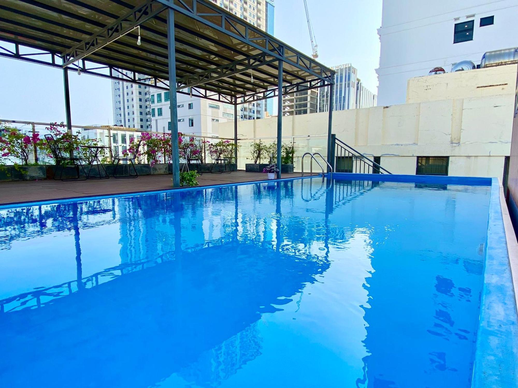 Hummer Hotel & Apartment Da Nang Beach Экстерьер фото